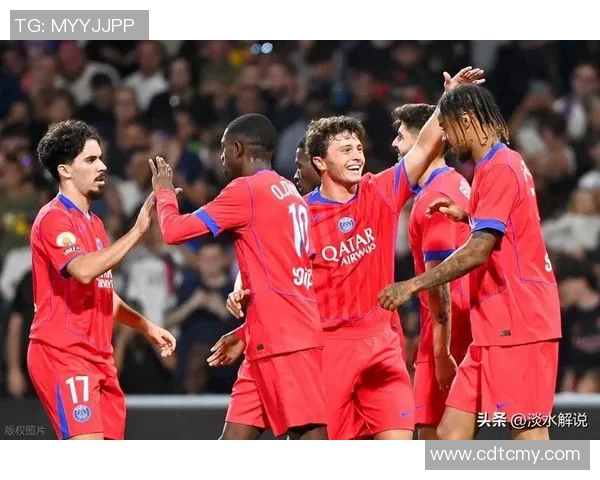 欧冠激战：巴黎圣日耳曼与巴萨战成平局绝杀时刻引发全场沸腾