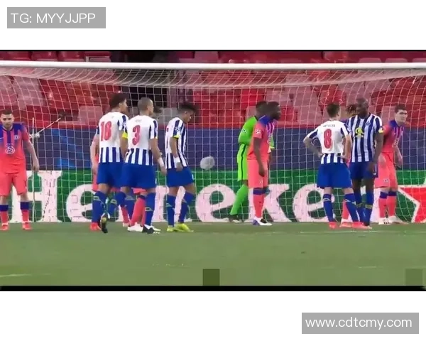 中超激战波尔图大胜曼联补时争议进球引发全场狂欢