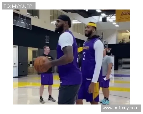 姚明：从篮球巨星到中美文化桥梁的传奇人生与影响