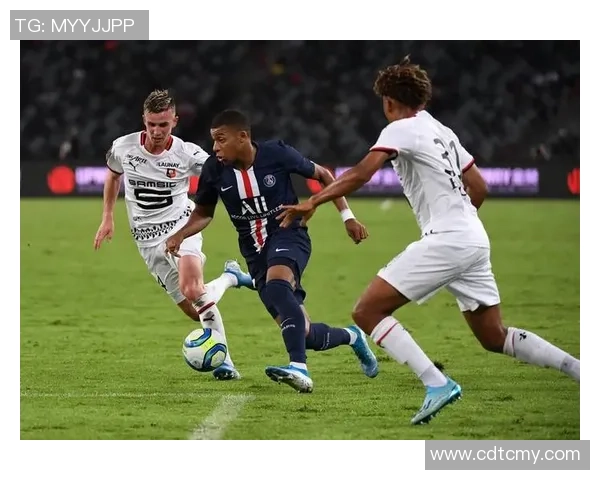 欧联杯激战拜仁与巴黎圣日耳曼零平乌龙球瞬间引发全场热议