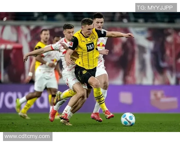 德甲焦点战莱比锡逆转多特蒙德红牌事件引发全场热议