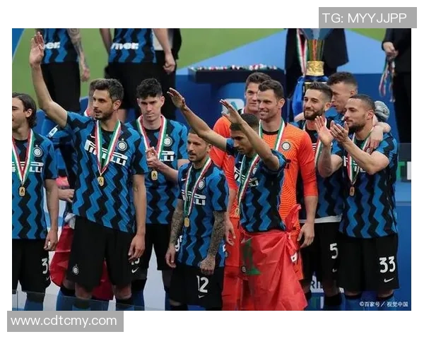 那不勒斯大胜波尔图四球狂潮引发全场欢呼盛况