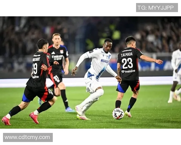 阿森纳逆转里昂3-2晋级欧冠淘汰赛神扑瞬间成比赛转折点