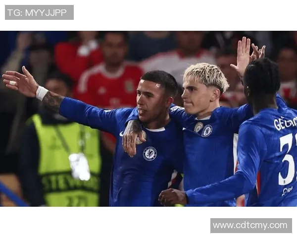 足总杯惊现冷门尤文图斯4-0大胜本菲卡乌龙球瞬间点燃全场激情